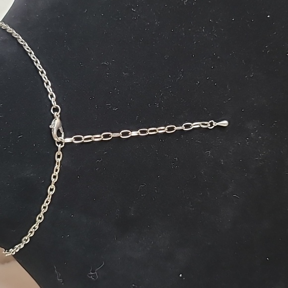 UnbeaLeafable Vine And Leaves Crystal Statement Necklace - NWOT - Picture 5 of 7